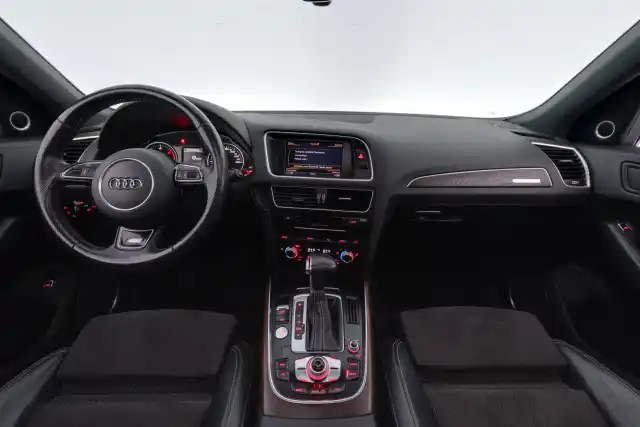 Musta Farmari, Audi Q5 – IOC-666