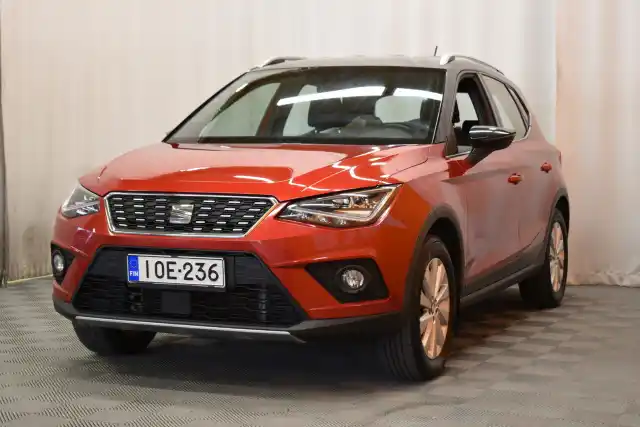 Punainen Viistoperä, Seat Arona – IOE-236