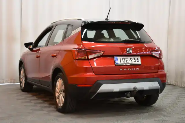 Punainen Viistoperä, Seat Arona – IOE-236