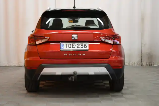 Punainen Viistoperä, Seat Arona – IOE-236