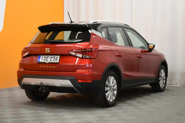 Punainen Viistoperä, Seat Arona – IOE-236