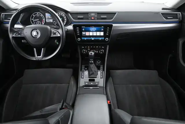 Sininen Farmari, Skoda Superb – IOE-362