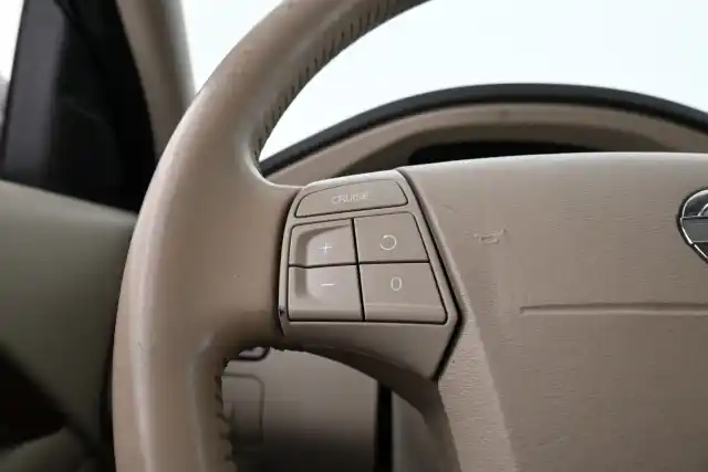 Beige Farmari, Volvo XC70 – IOE-619