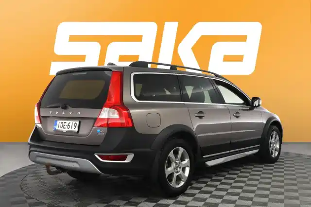 Beige Farmari, Volvo XC70 – IOE-619