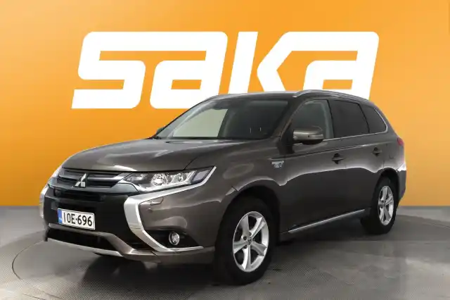 Ruskea Maastoauto, Mitsubishi Outlander PHEV – IOE-696