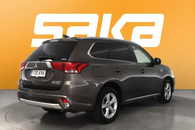 Ruskea Maastoauto, Mitsubishi Outlander PHEV – IOE-696