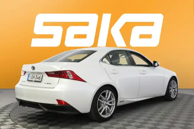 Valkoinen Sedan, Lexus IS – IOH-346