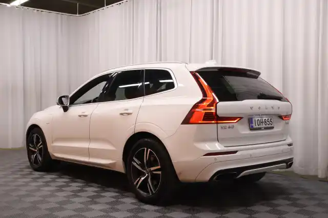 Valkoinen Maastoauto, Volvo XC60 – IOH-855