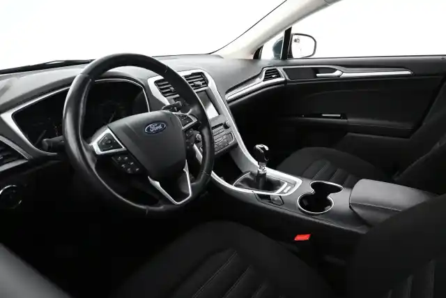 Sininen Farmari, Ford Mondeo – IOH-948