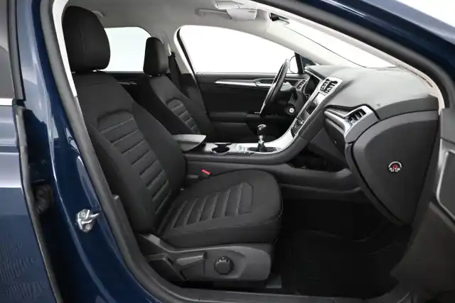 Sininen Farmari, Ford Mondeo – IOH-948