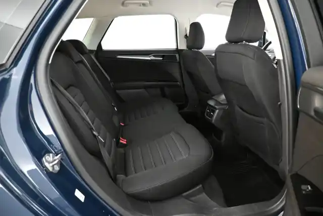 Sininen Farmari, Ford Mondeo – IOH-948
