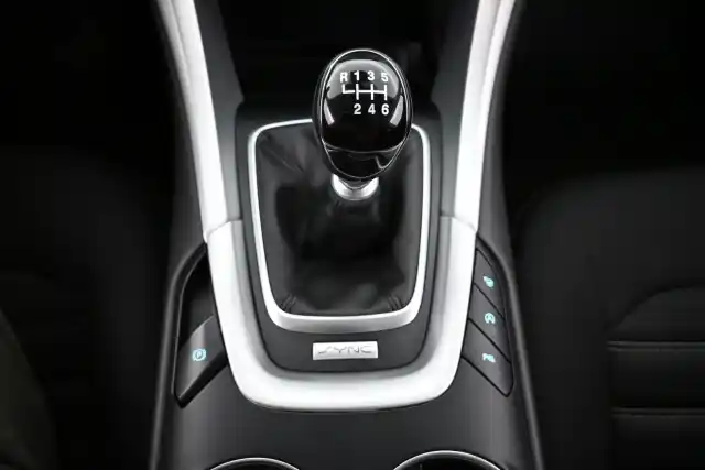 Sininen Farmari, Ford Mondeo – IOH-948