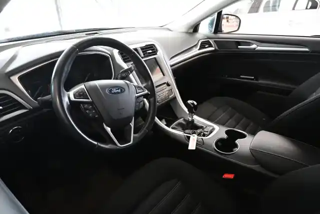 Sininen Farmari, Ford Mondeo – IOH-948