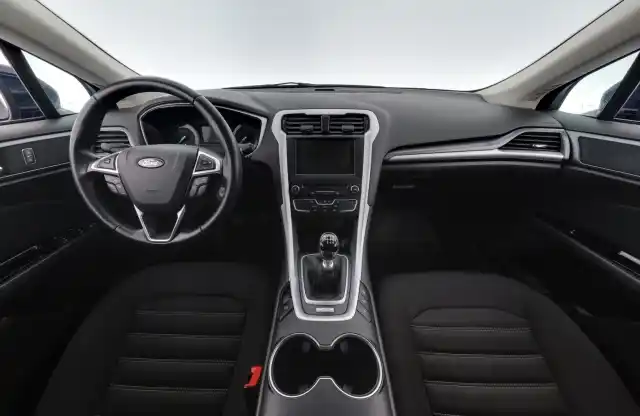 Sininen Farmari, Ford Mondeo – IOH-948