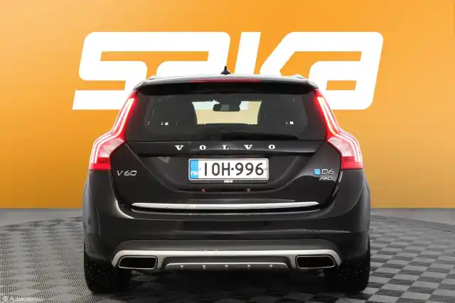 Ruskea Farmari, Volvo V60 – IOH-996