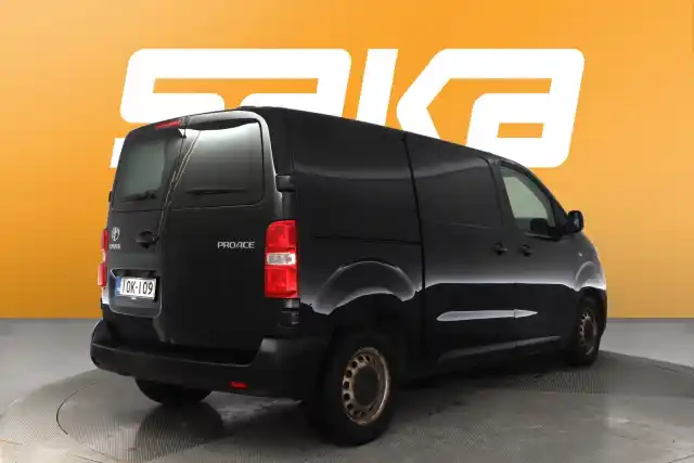 Musta Pakettiauto, Toyota Proace – IOK-109