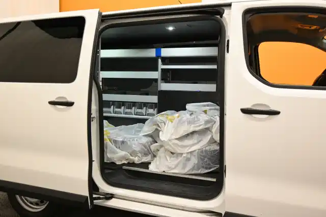 Valkoinen Pakettiauto, Toyota Proace – IOK-116