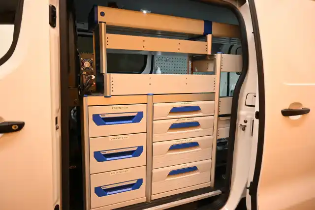 Valkoinen Pakettiauto, Toyota Proace – IOK-116