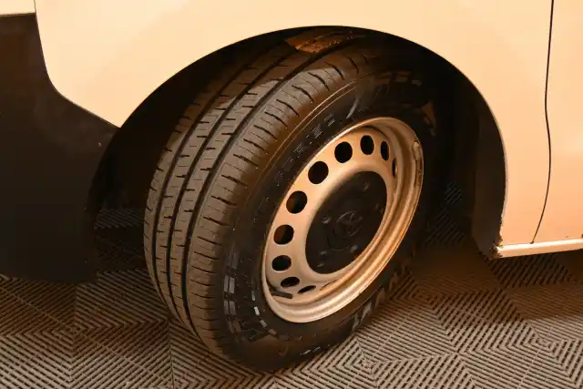 Valkoinen Pakettiauto, Toyota Proace – IOK-116