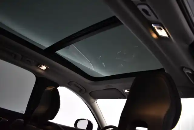 Musta Maastoauto, Volvo XC60 – IOK-129