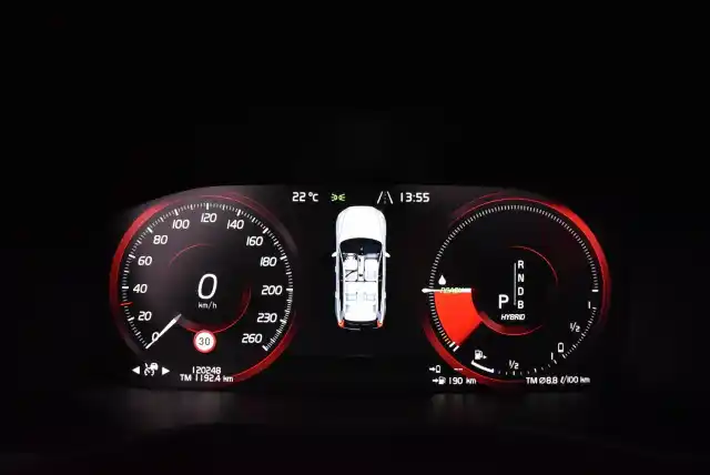 Musta Maastoauto, Volvo XC60 – IOK-129
