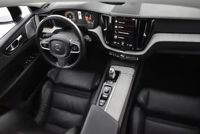 Musta Maastoauto, Volvo XC60 – IOK-129