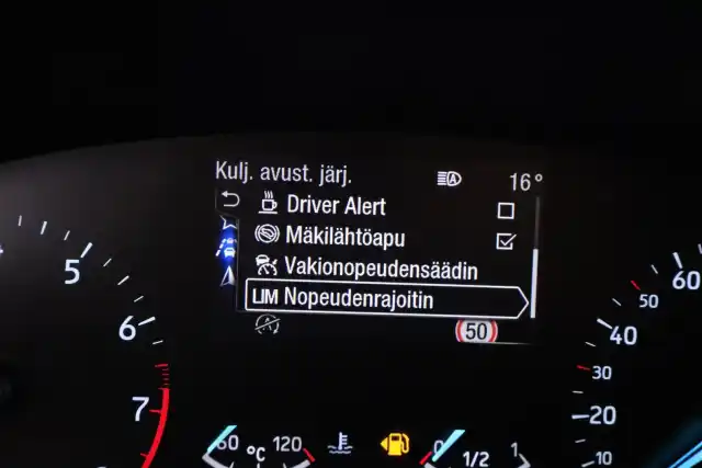 Valkoinen Viistoperä, Ford Focus – IOK-481