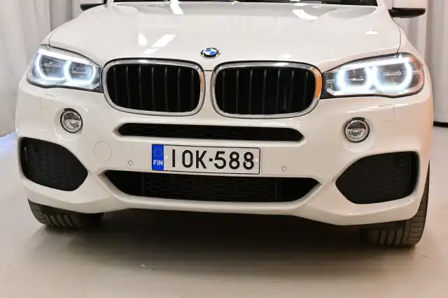 Valkoinen Farmari, BMW X5 – IOK-588