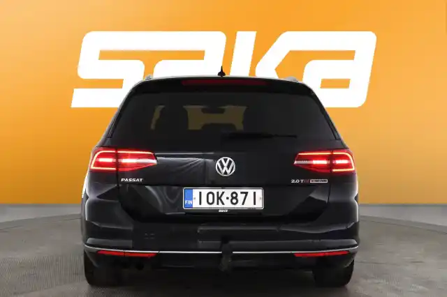 Musta Farmari, Volkswagen Passat – IOK-871