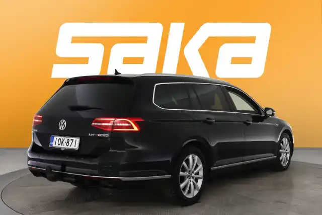 Musta Farmari, Volkswagen Passat – IOK-871