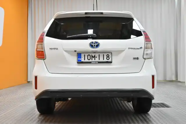 Valkoinen Tila-auto, Toyota PRIUS+ – IOM-118
