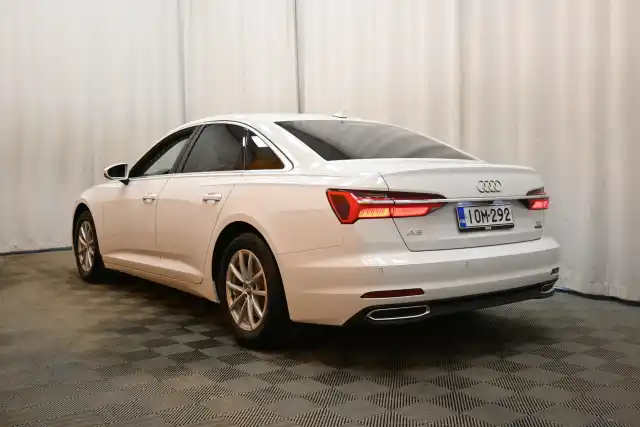 Valkoinen Sedan, Audi A6 – IOM-292