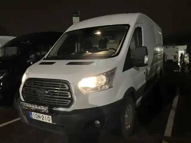 Valkoinen Pakettiauto, Ford Transit – ION-210