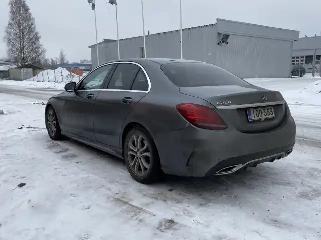 Harmaa Sedan, Mercedes-Benz C – IOO-353