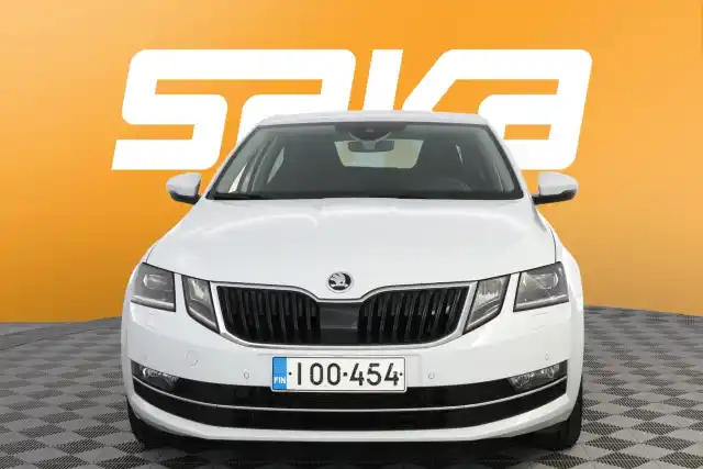 Valkoinen Viistoperä, Skoda Octavia – IOO-454