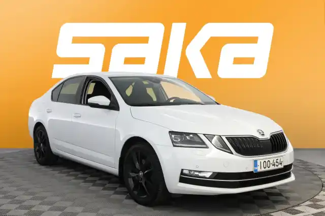 Valkoinen Viistoperä, Skoda Octavia – IOO-454