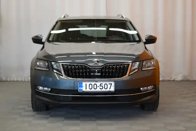 Harmaa Farmari, Skoda Octavia – IOO-507