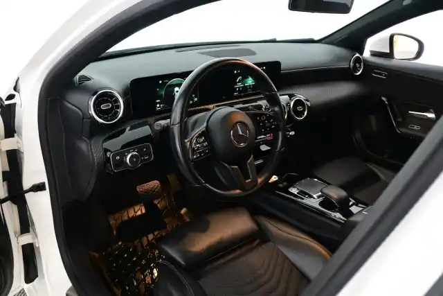 Valkoinen Viistoperä, Mercedes-Benz A – IOP-475