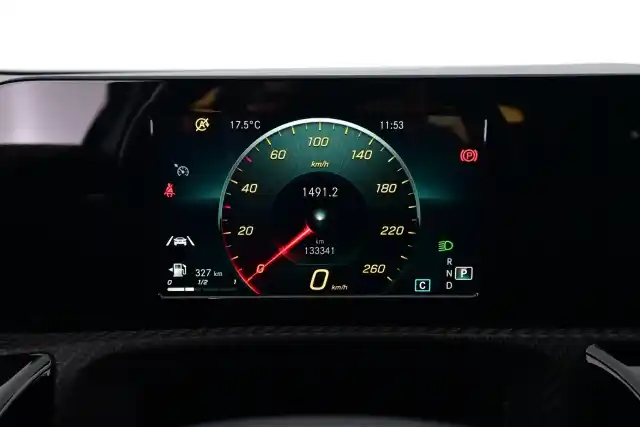 Valkoinen Viistoperä, Mercedes-Benz A – IOP-475