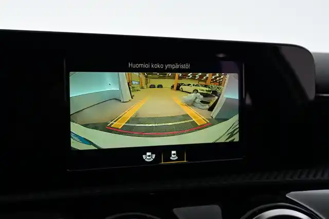 Valkoinen Viistoperä, Mercedes-Benz A – IOP-475