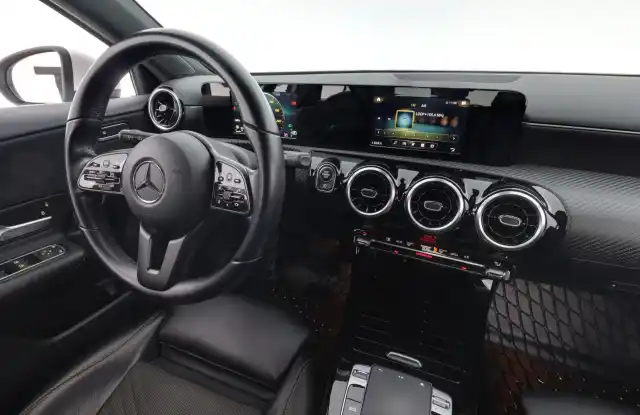 Valkoinen Viistoperä, Mercedes-Benz A – IOP-475