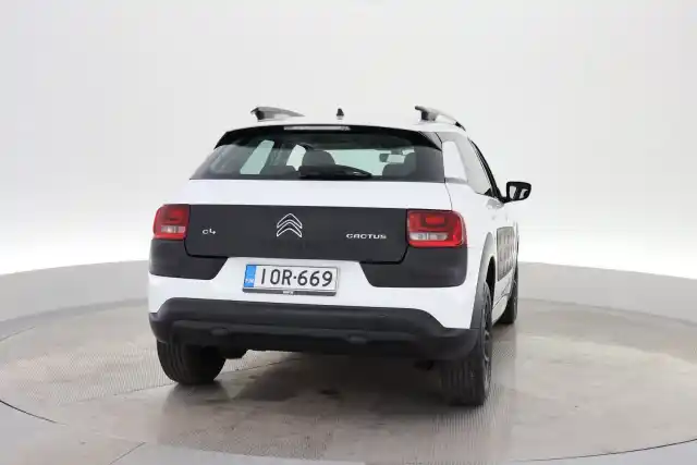 Valkoinen Viistoperä, Citroen C4 Cactus – IOR-669