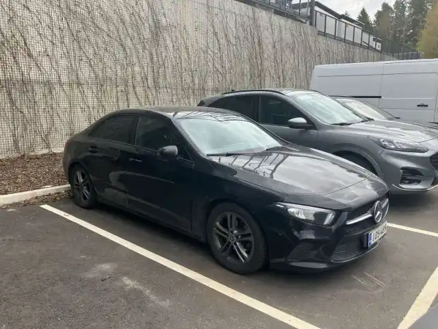 Musta Sedan, Mercedes-Benz A – IOS-489