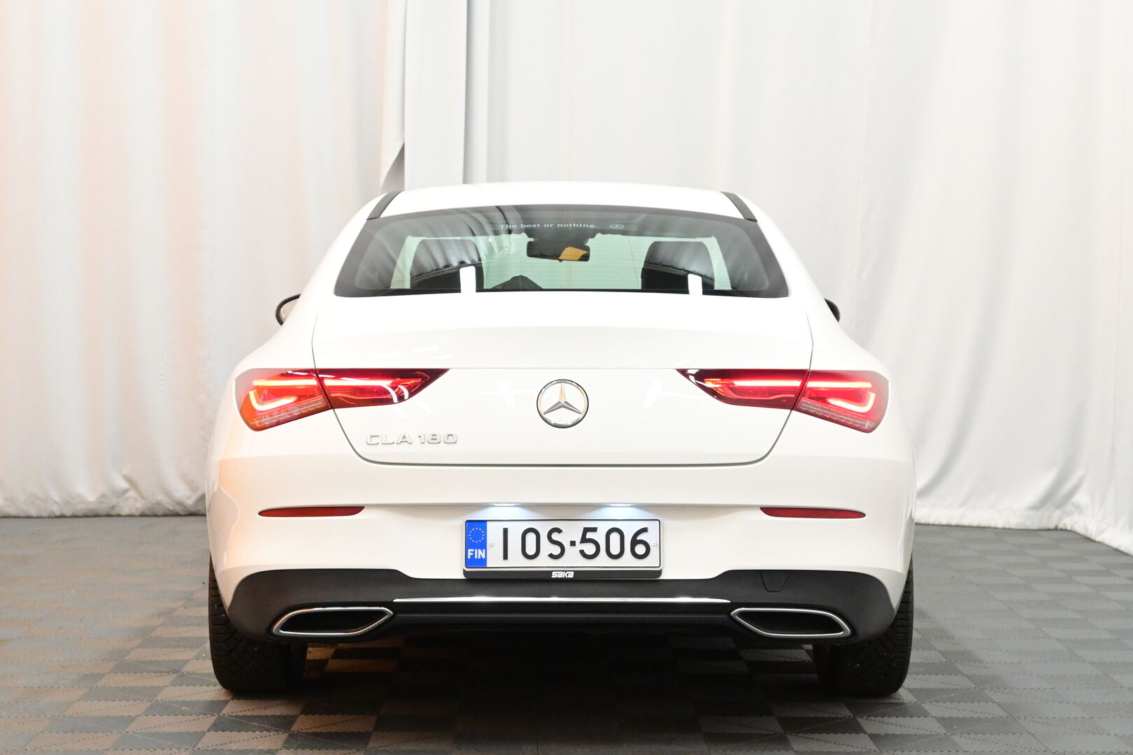 Valkoinen Coupe, Mercedes-Benz CLA – IOS-506