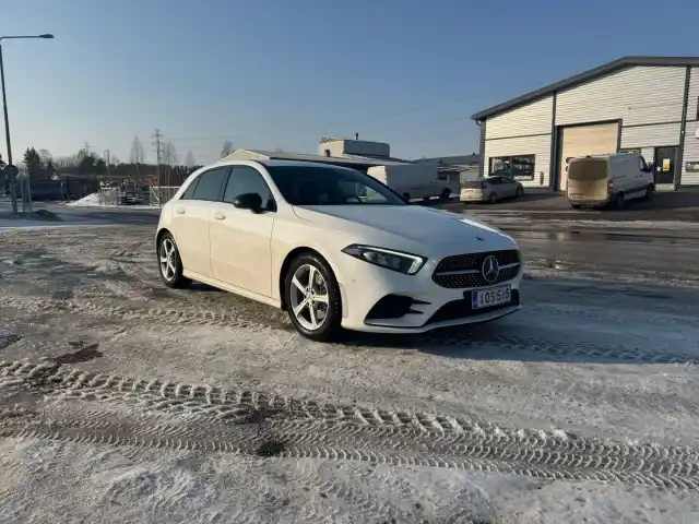 Valkoinen Viistoperä, Mercedes-Benz A – IOS-515