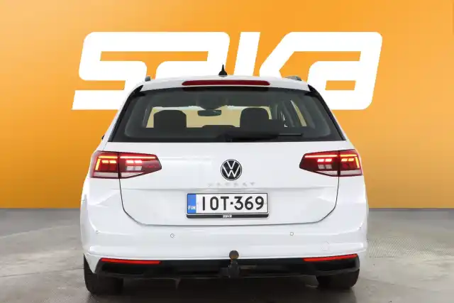 Valkoinen Farmari, Volkswagen Passat – IOT-369