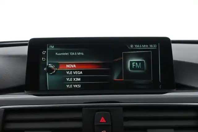 Valkoinen Sedan, BMW 330 – IOT-441