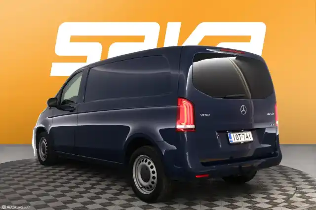 Sininen Pakettiauto, Mercedes-Benz Vito – IOT-741