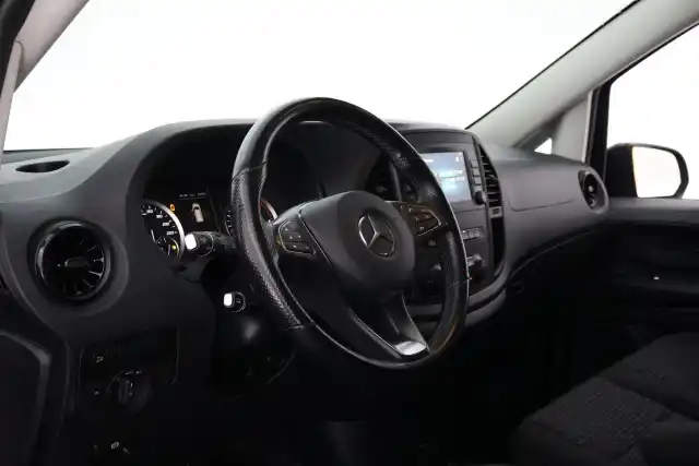 Sininen Pakettiauto, Mercedes-Benz Vito – IOT-741