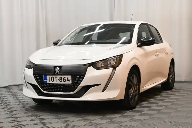 Valkoinen Viistoperä, Peugeot 208 – IOT-864